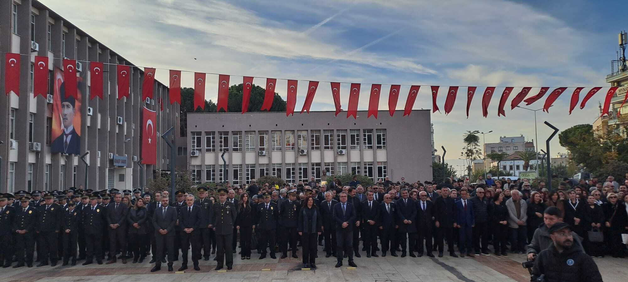 Aydın Valiliği önünde gerçekleştirilen 10 Kasım Atatürk’ü Anma ve Çelenk Koyma programına Odamız Meclis Başkan Yardımcısı Ayhan Atakul katılım sağladı.