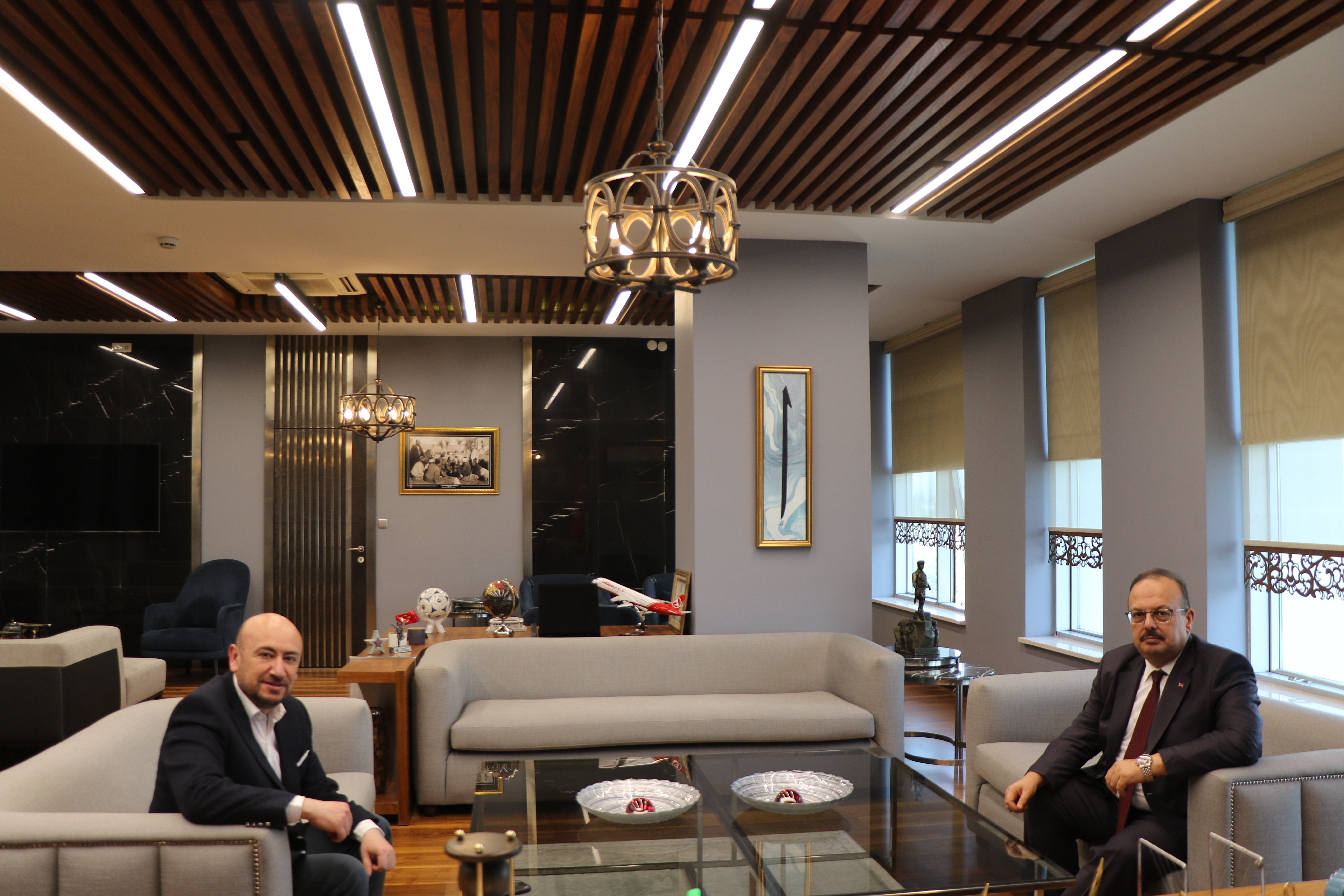 Aydın Valimiz Sayın Yakup Canbolat başkanlığında düzenlenen Muhtarlar Toplantısı, AYTO M. Rifat Hisarcıklıoğlu Konferans Salonu’nda gerçekleştirildi.